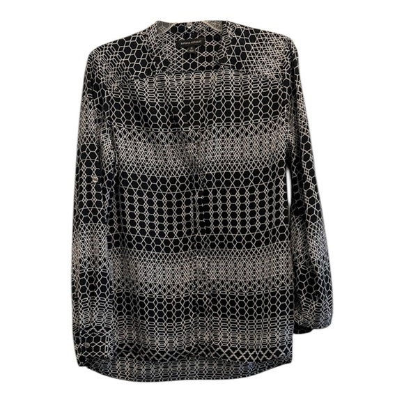 Banana Republic Tops - Banana Republic- women’s Black and White Geometric Women's Top- size medium